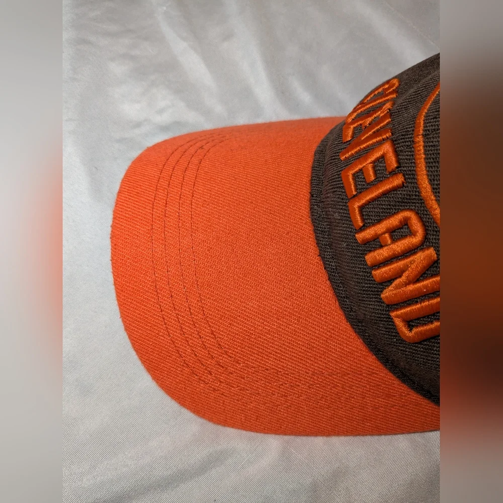 Cleveland Browns Hat With Football On‎ It